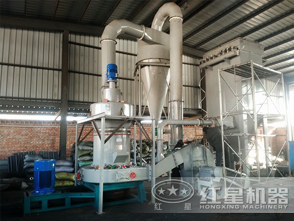 珍珠巖雷蒙磨粉機加工車間 珍珠巖雷蒙磨粉機加工車間