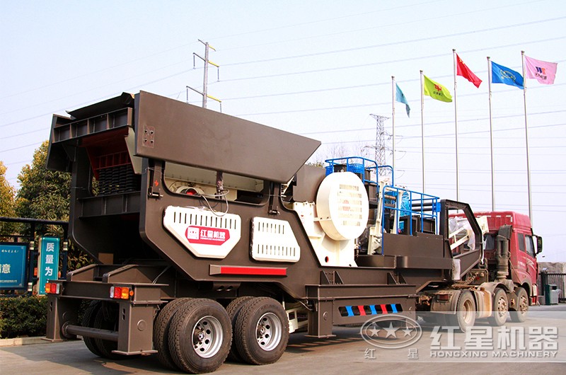 時產(chǎn)200噸小型移動破碎車，配顎破機(jī)，發(fā)往湖北市場