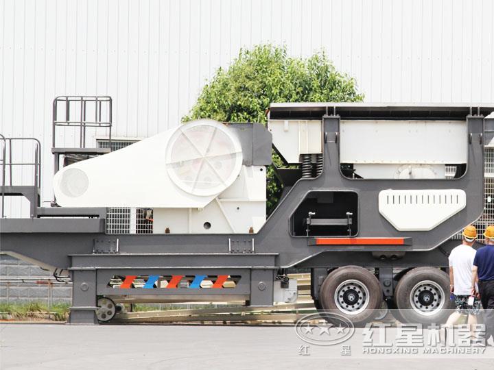 客戶到場參觀輪胎移動破，七大模塊，多種組合，滿足用戶需求